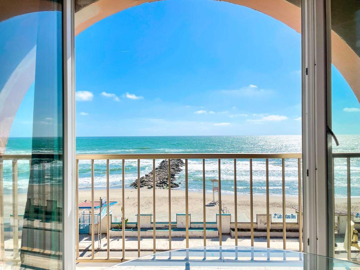Athena Sea Front Apartment, Parking & Pool Lago Patria Exterior foto