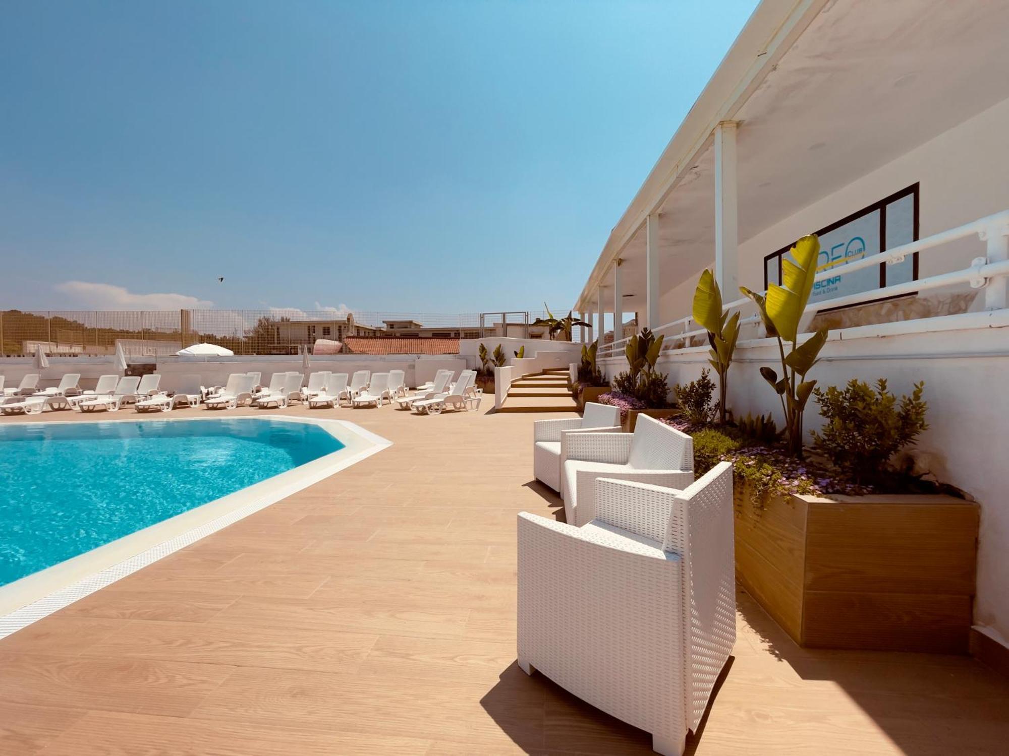 Athena Sea Front Apartment, Parking & Pool Lago Patria Exterior foto